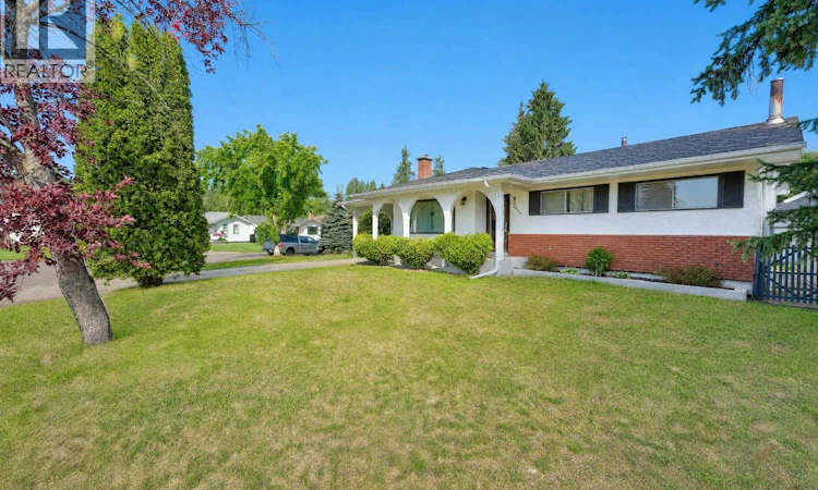 2460 Devonshire Crescent