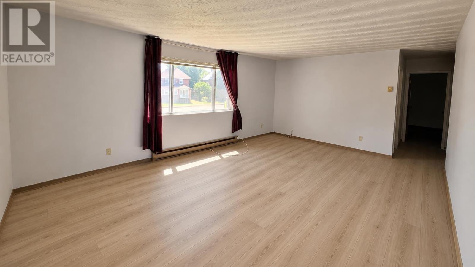 980 Wellington Street E, Sault Ste. Marie, ON, P6A 2N5 - 3