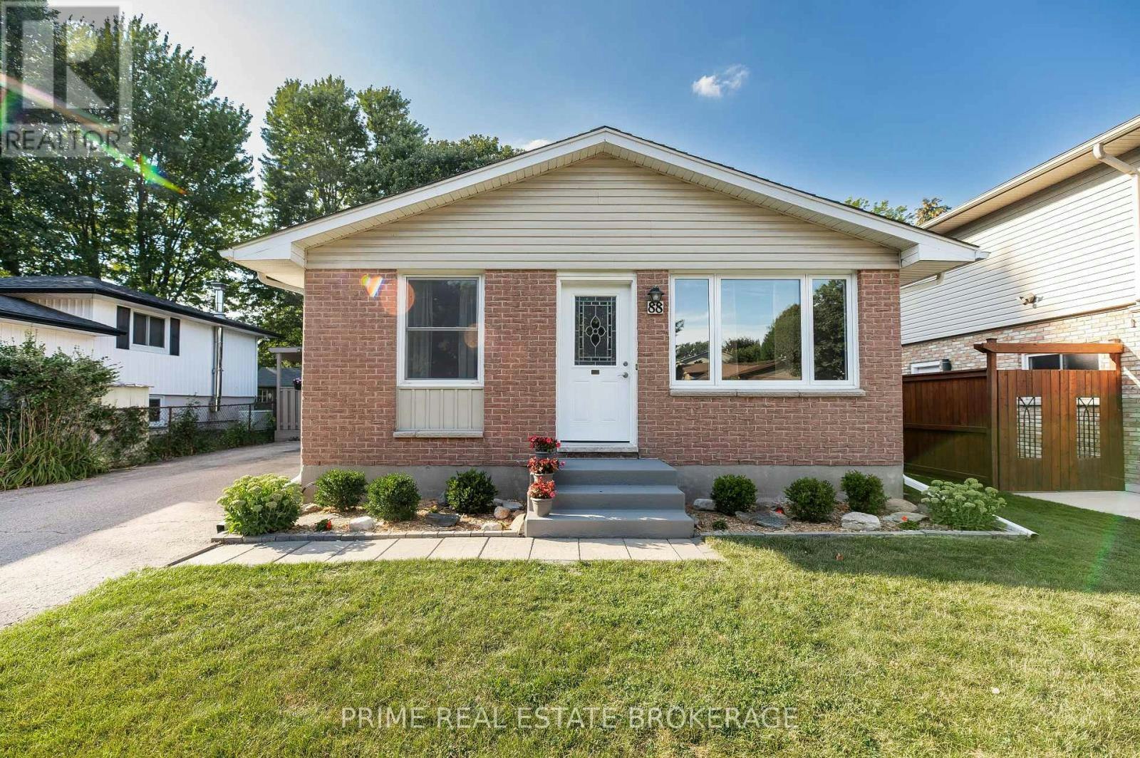 88 Hawthorne Road, London, ON, N6G 2W8