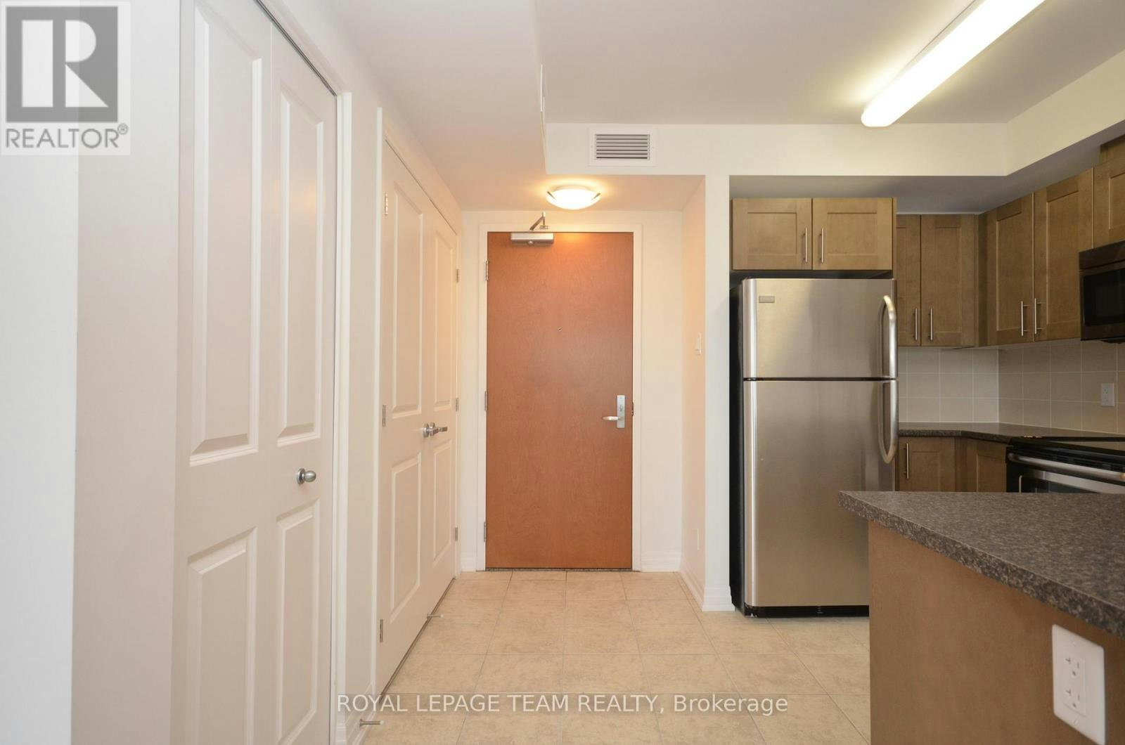 404-242 Rideau Street, Ottawa, ON, K1N 0B7 - 4