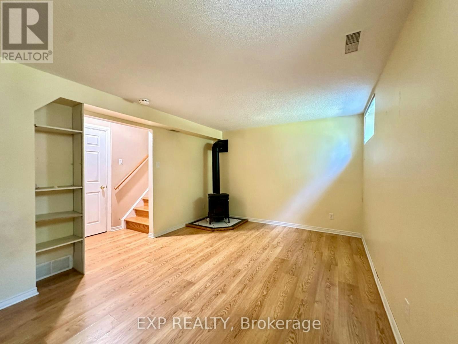 35 Barra Avenue, Ottawa, ON, K2L 2R9 - 25