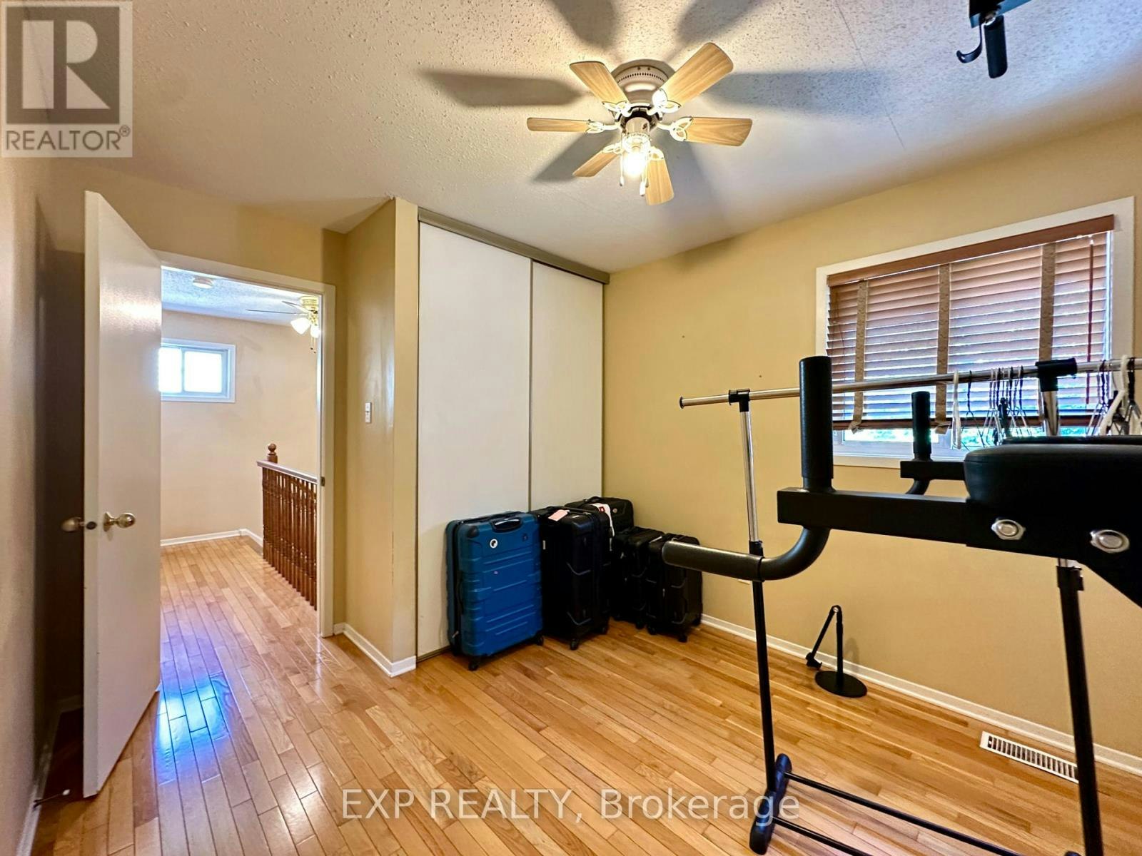 35 Barra Avenue, Ottawa, ON, K2L 2R9 - 21