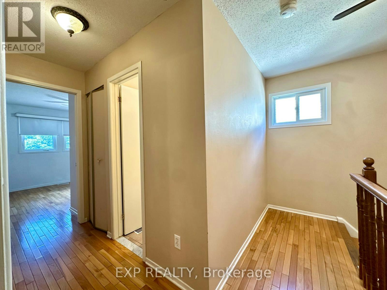 35 Barra Avenue, Ottawa, ON, K2L 2R9 - 19