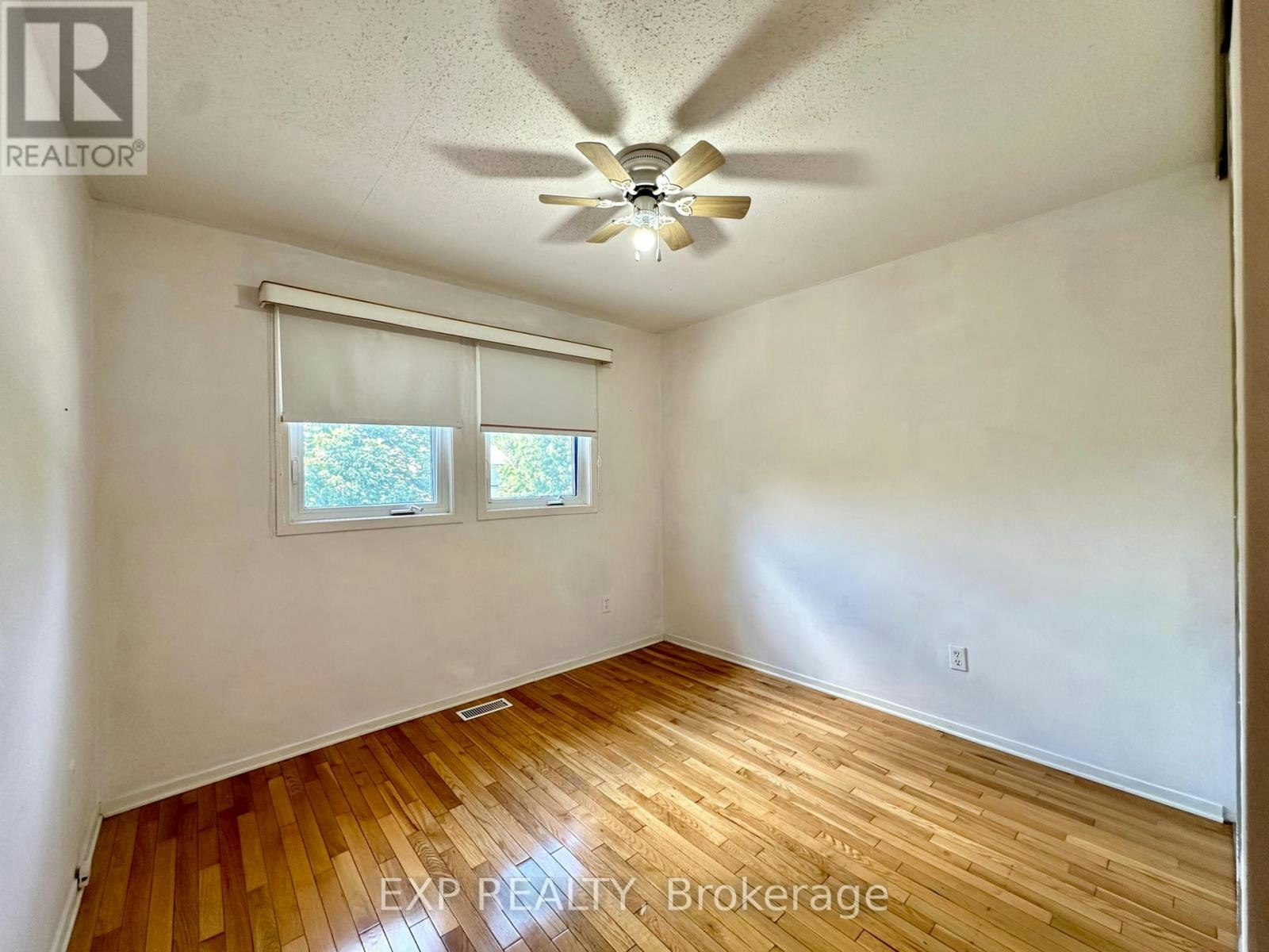 35 Barra Avenue, Ottawa, ON, K2L 2R9 - 17