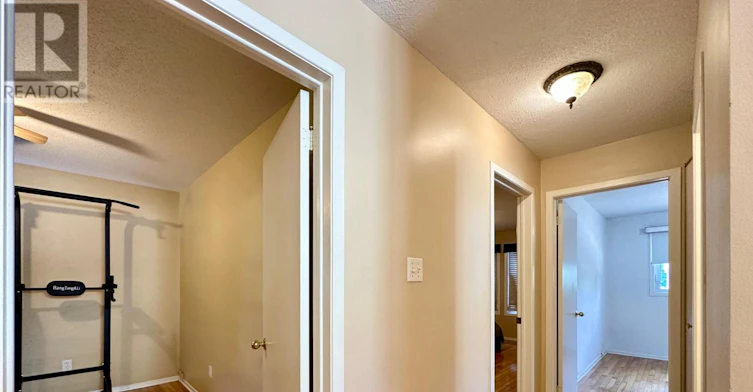35 Barra Avenue, Ottawa, ON, K2L 2R9 - 22