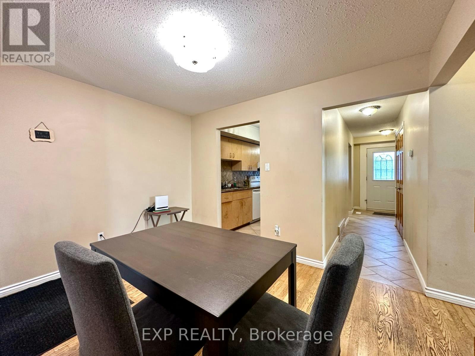 35 Barra Avenue, Ottawa, ON, K2L 2R9 - 6
