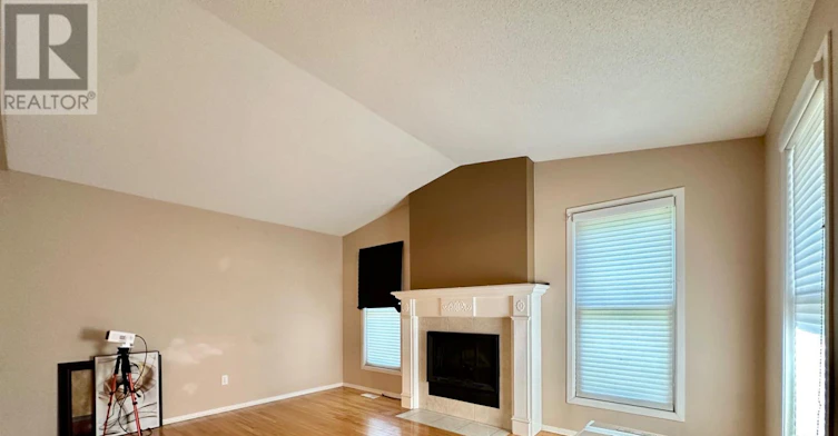 35 Barra Avenue, Ottawa, ON, K2L 2R9 - 2