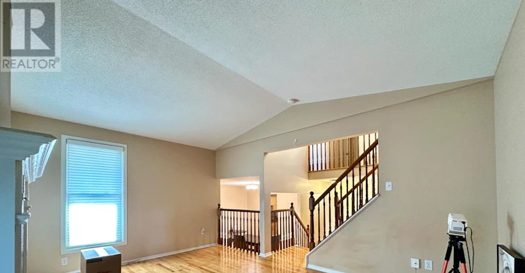 35 Barra Avenue, Ottawa, ON, K2L 2R9 - 3
