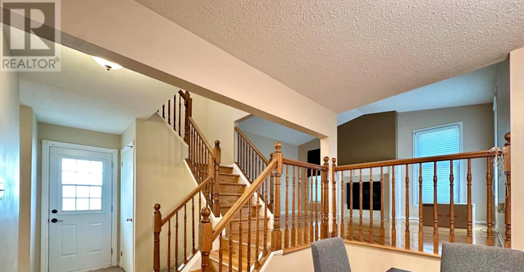 35 Barra Avenue, Ottawa, ON, K2L 2R9 - 4
