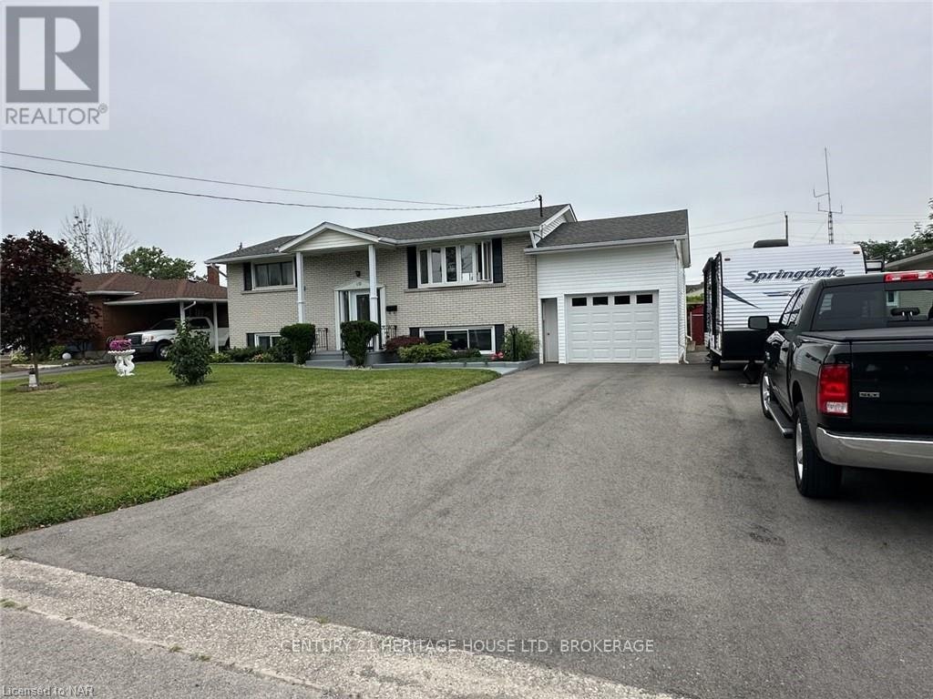 10 Madison Street, Fort Erie, ON, L2A 3Z8 - 2