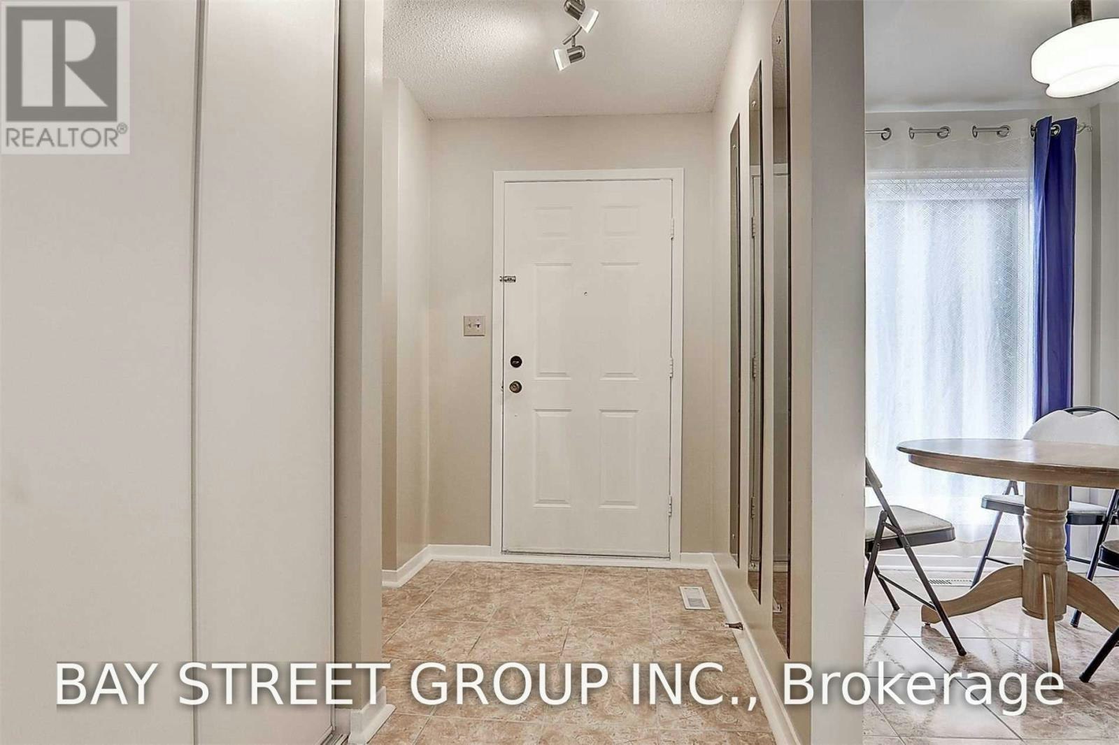 8 James Park Square, Toronto, ON, M1V 2E6 - 2