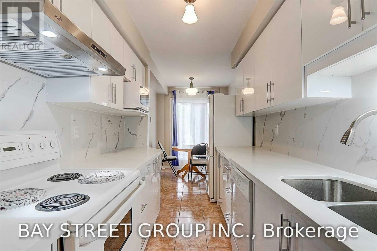 8 James Park Square, Toronto, ON, M1V 2E6 - 5