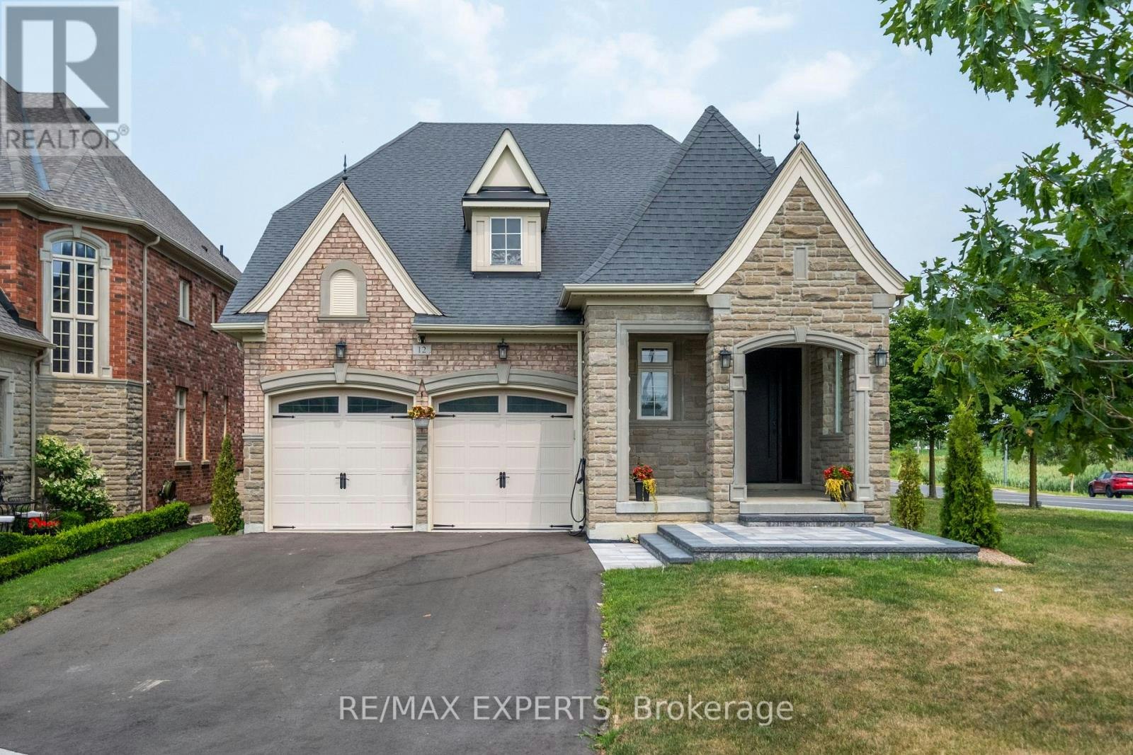 12 Valley Point Crescent, King, ON, L7B 0B7