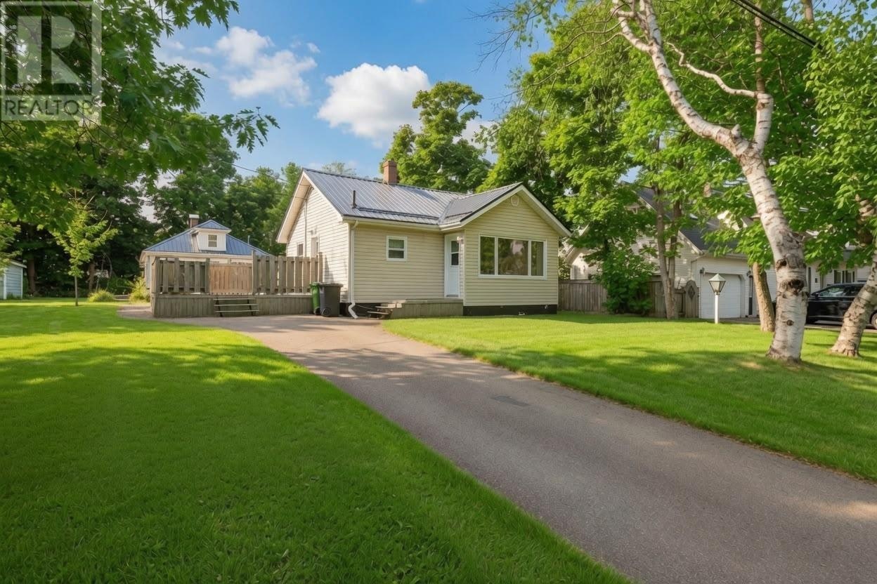 22 Colonel Gray Drive, Charlottetown, PE, C1A 2S5