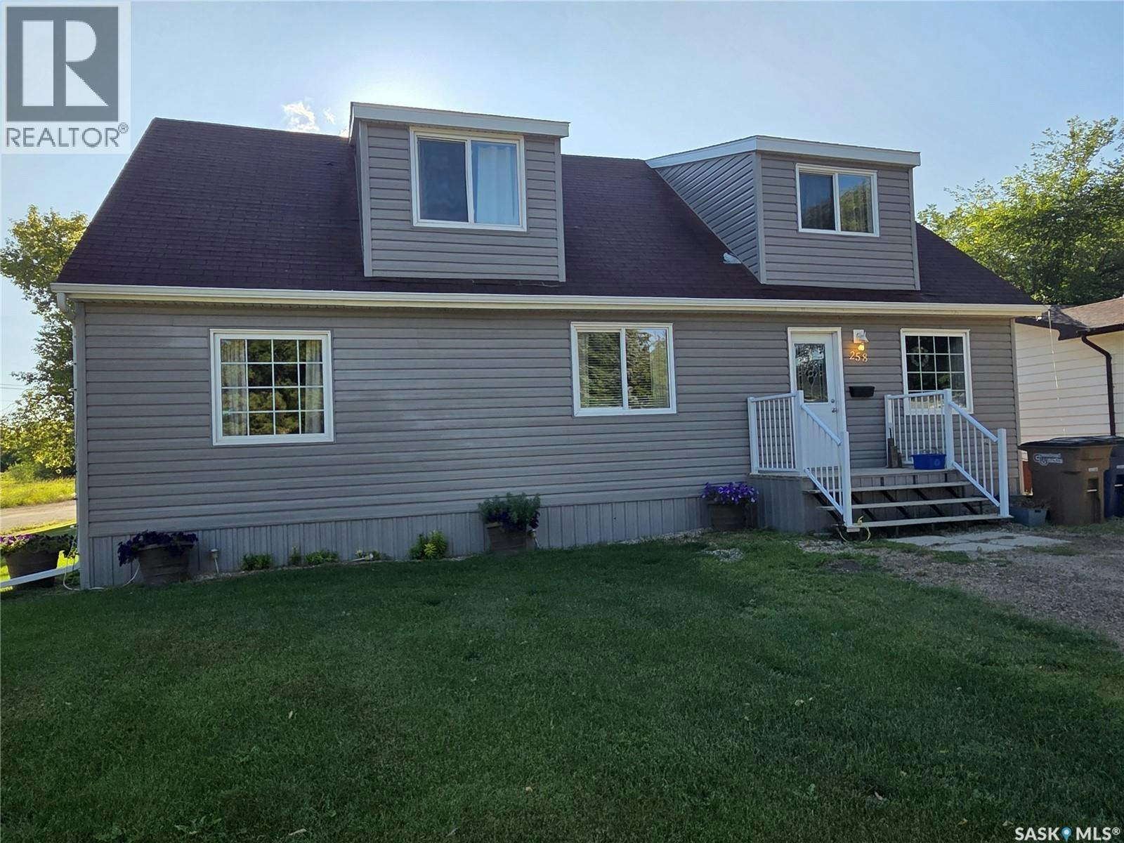 258 Second Street NE, Wadena, SK, S0A 4J0
