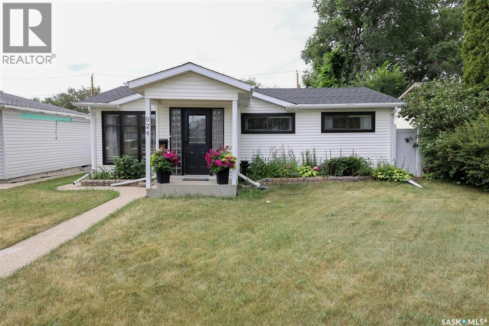 924 Campbell Street, Regina, SK, S4T 5P3