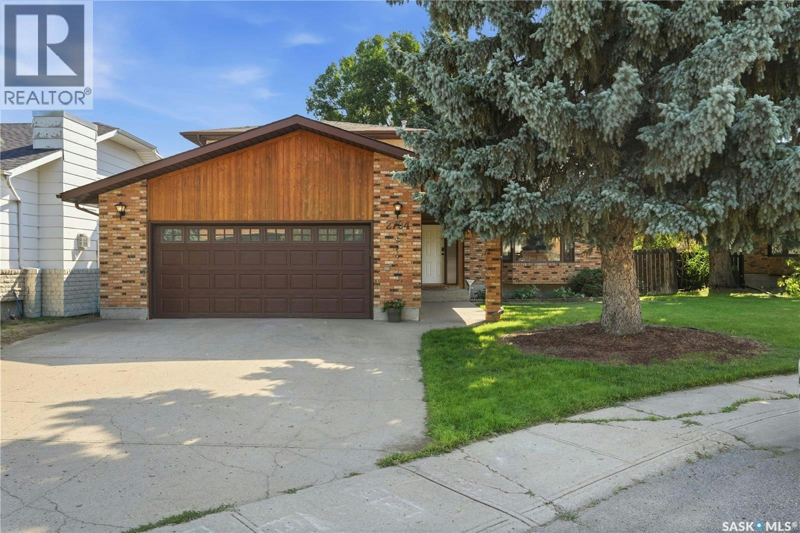 2734 Poplar Place E, Regina, SK, S4V 1X8
