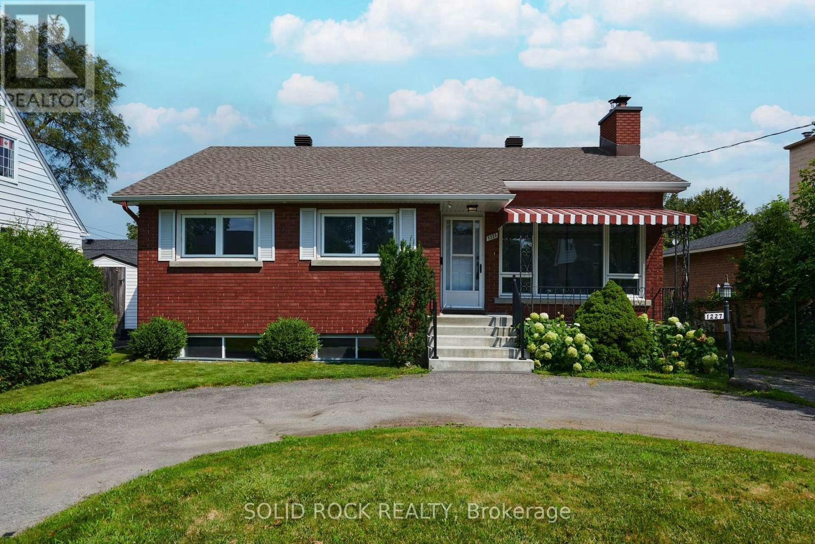 1227 Portland Avenue, Ottawa, ON, K1V 6G1
