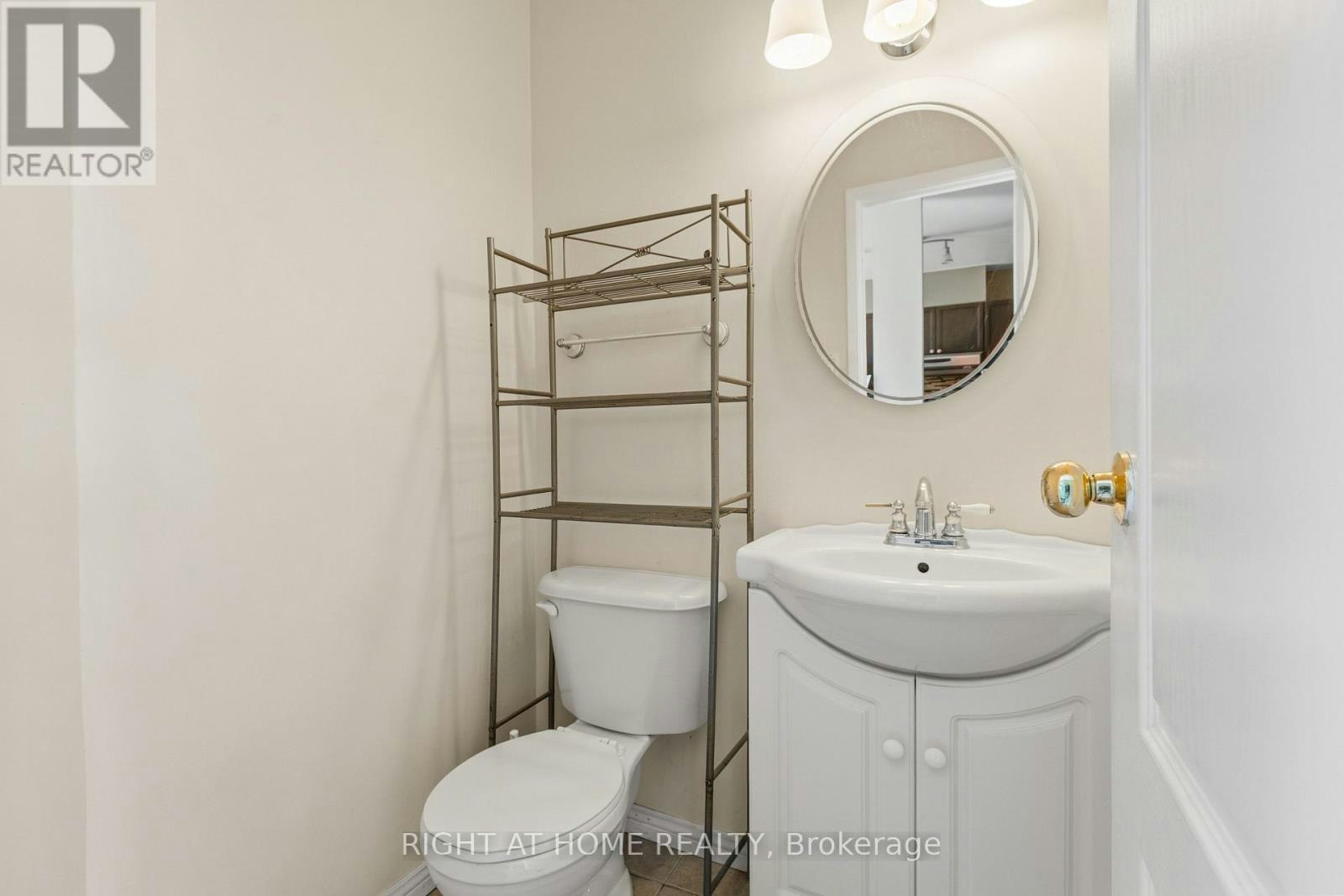 4338 Meadowvale Lane, Ottawa, ON, K1B 5A2 - 10