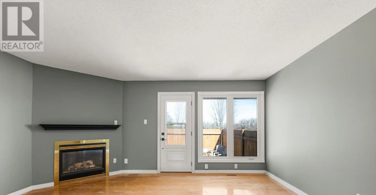 4338 Meadowvale Lane, Ottawa, ON, K1B 5A2 - 5