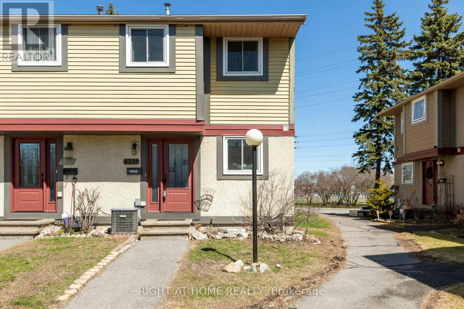4338 Meadowvale Lane, Ottawa, ON, K1B 5A2