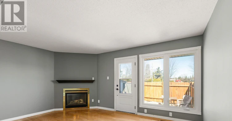 4338 Meadowvale Lane, Ottawa, ON, K1B 5A2 - 6