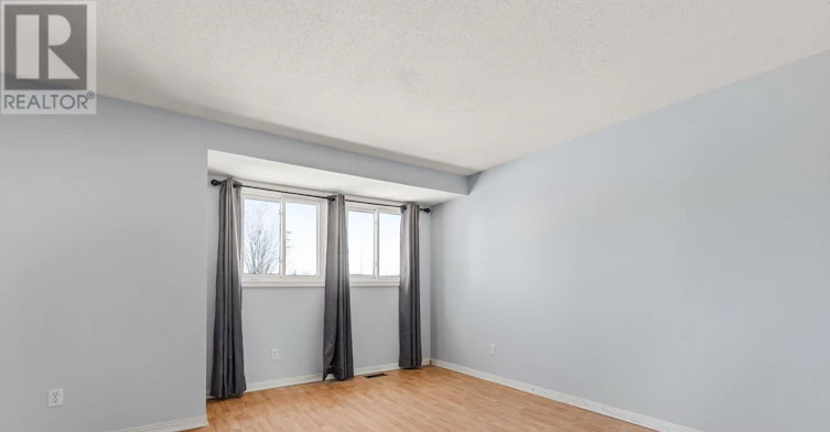 4338 Meadowvale Lane, Ottawa, ON, K1B 5A2 - 11