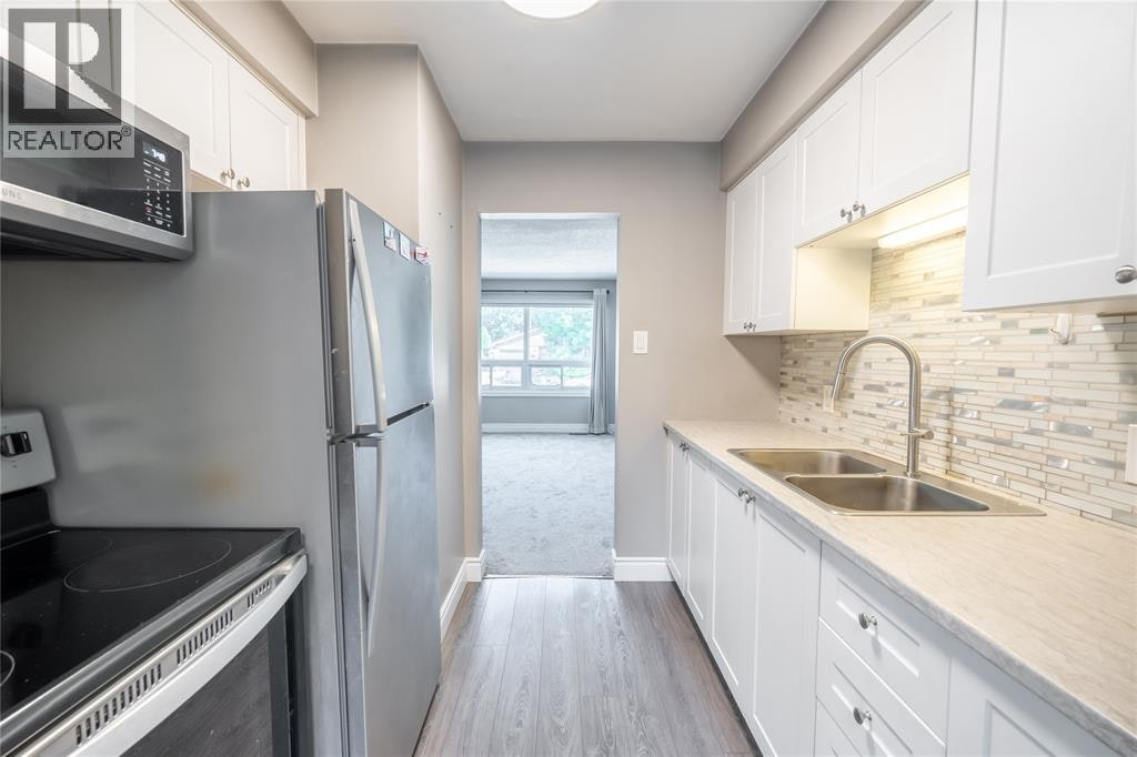 2-301 Edgewood Street, Sarnia, ON, N7S 4X7 - 8