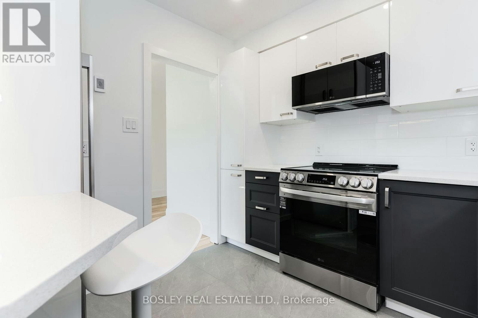 1-210 Westmount Avenue, Toronto, ON, M6E 3M8 - 23