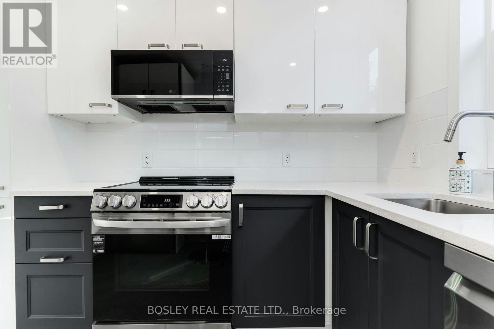 1-210 Westmount Avenue, Toronto, ON, M6E 3M8 - 24