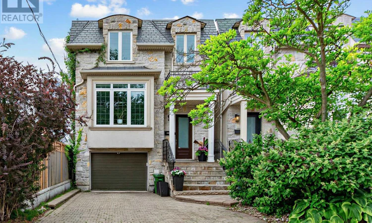 21 Albertus Avenue