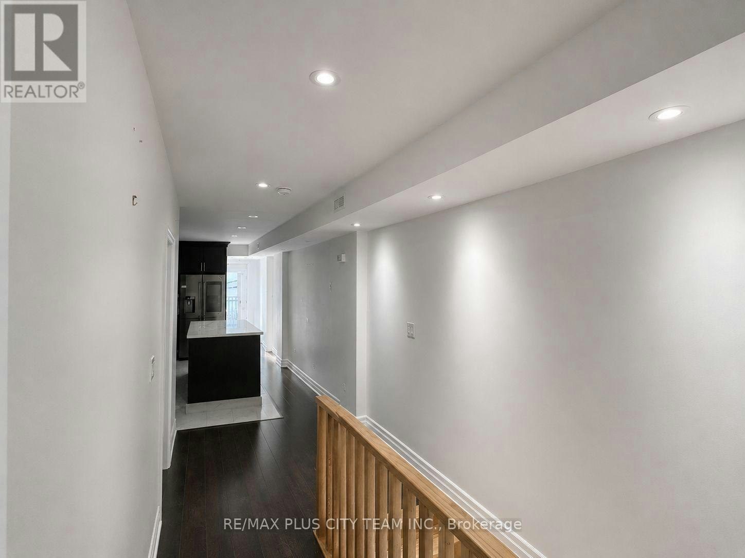A-1027 Pape Avenue, Toronto, ON, M4K 3W1 - 4