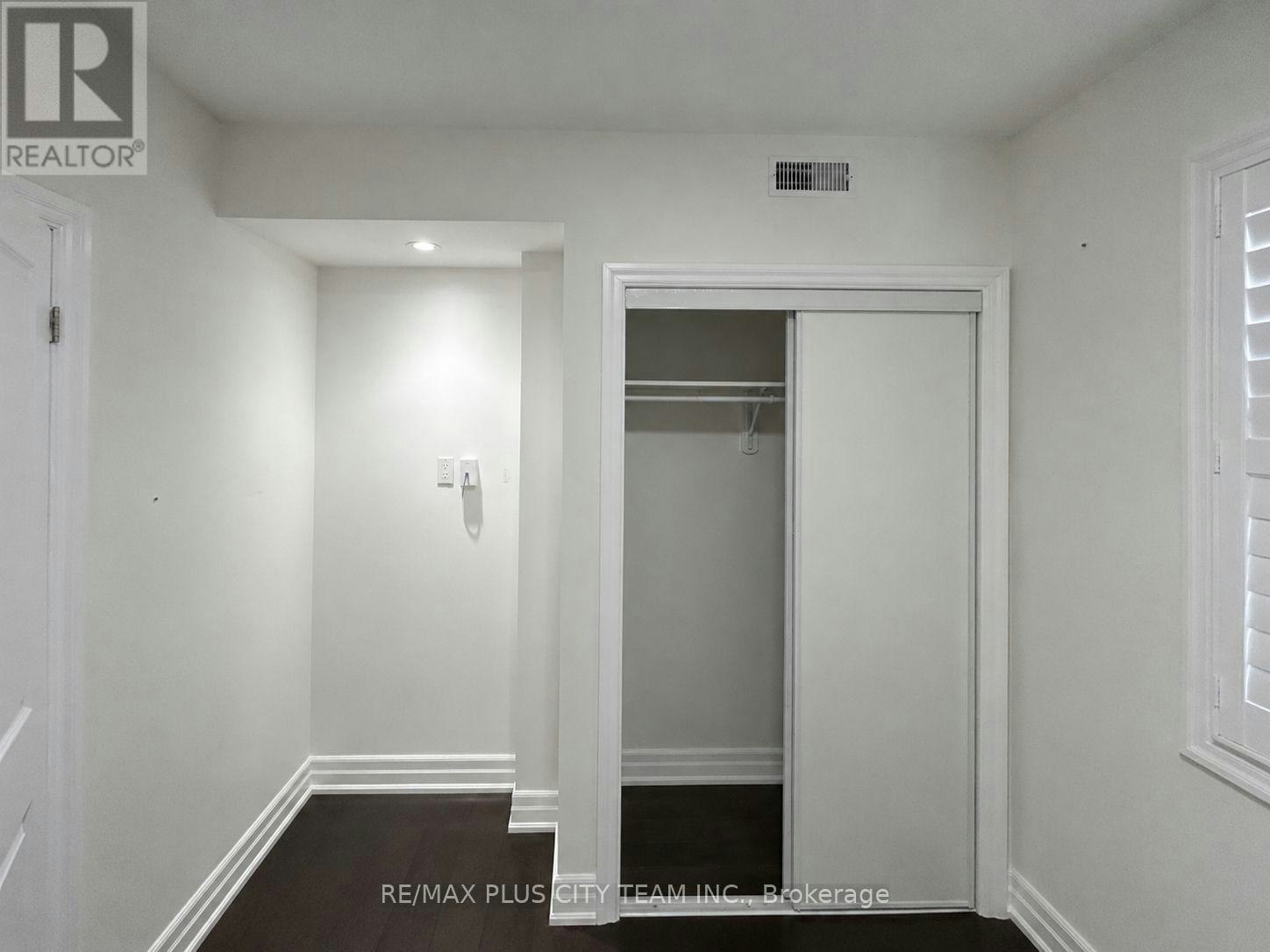 A-1027 Pape Avenue, Toronto, ON, M4K 3W1 - 3