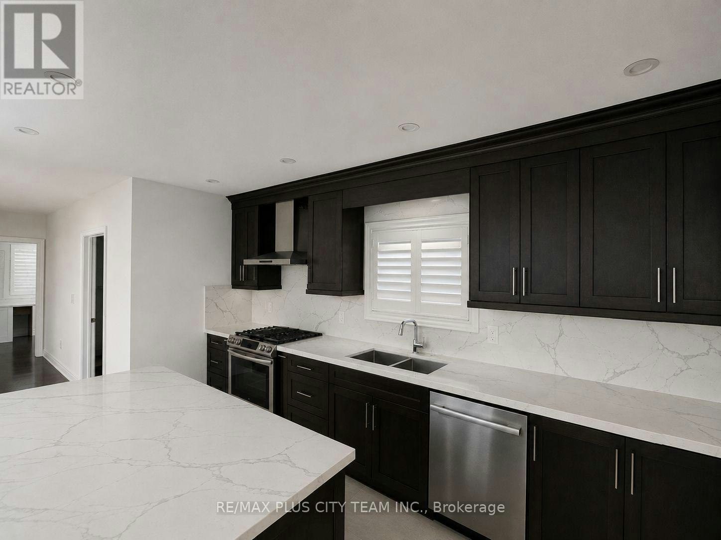 A-1027 Pape Avenue, Toronto, ON, M4K 3W1