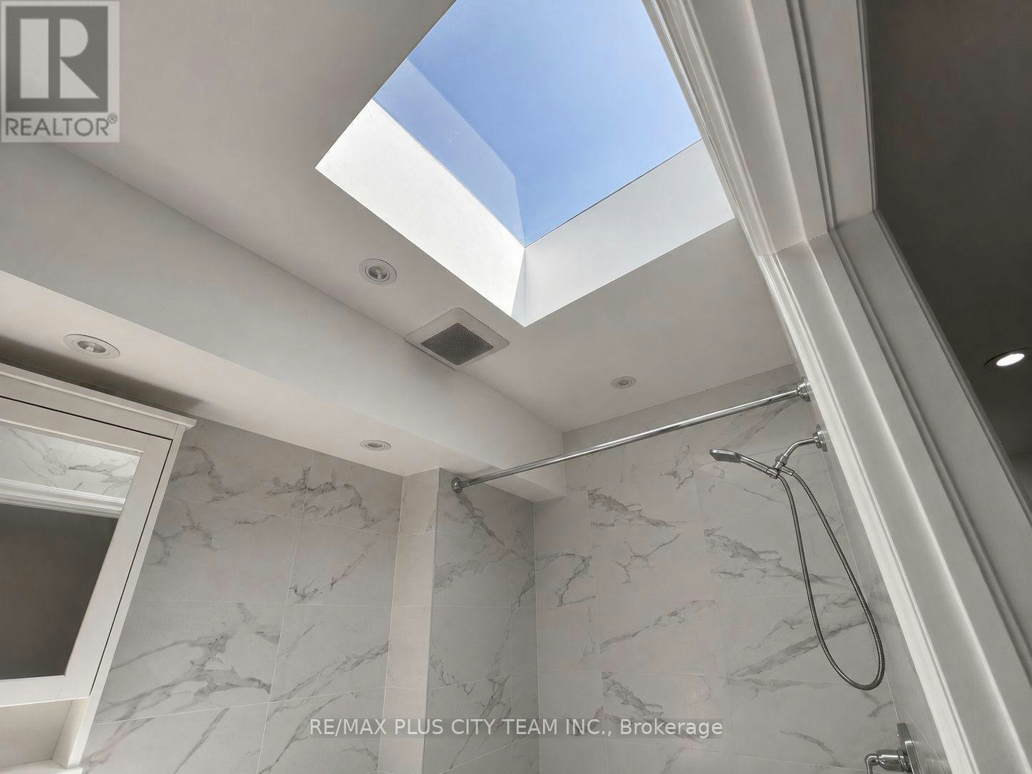 A-1027 Pape Avenue, Toronto, ON, M4K 3W1 - 9