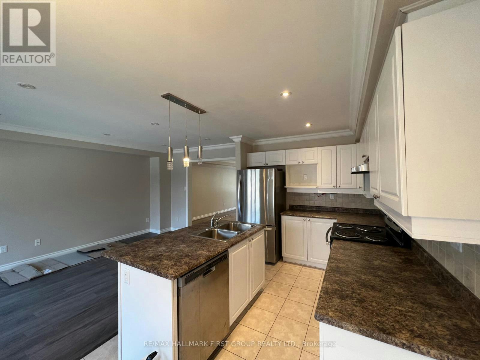 2424 Tillings Road, Pickering, ON, L1X 0B6 - 9