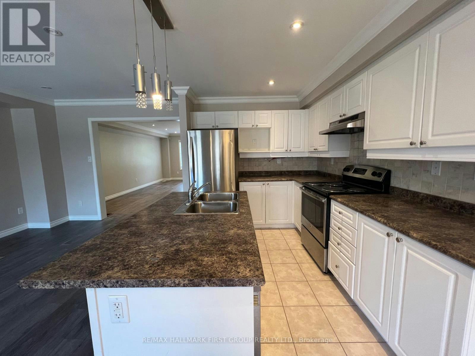 2424 Tillings Road, Pickering, ON, L1X 0B6 - 10