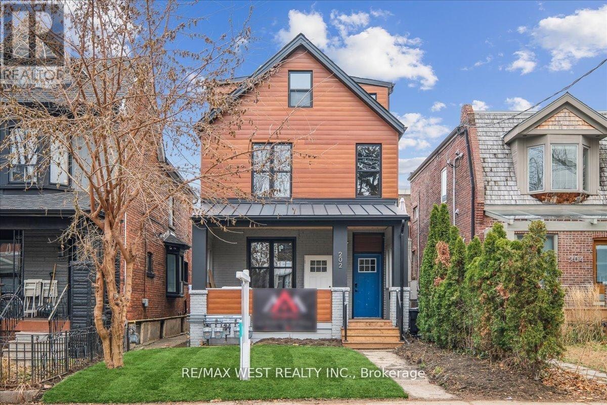 UPPER-202 Perth Avenue, Toronto, ON, M6P 3X8