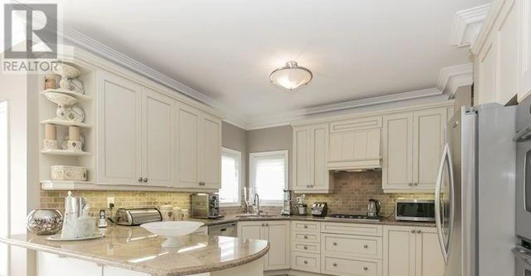 11 Concorde Drive, Brampton, ON, L6P 1V3 - 2