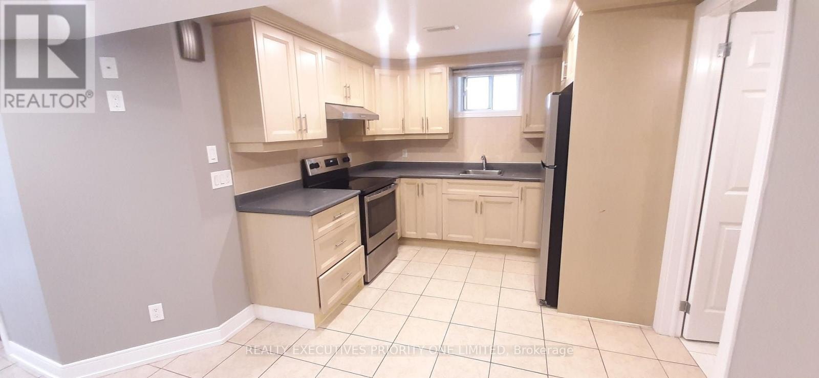 138 Day Avenue, Toronto, ON, M6E 3W3 - 3
