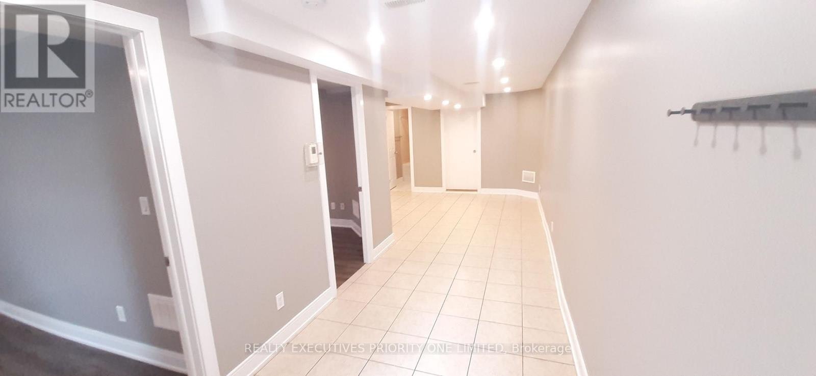138 Day Avenue, Toronto, ON, M6E 3W3 - 6