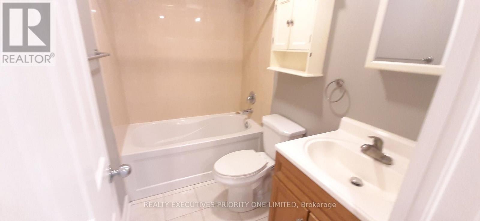 138 Day Avenue, Toronto, ON, M6E 3W3 - 7