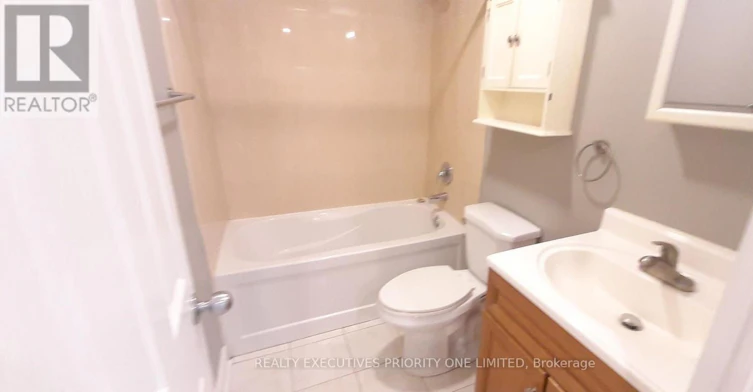 138 Day Avenue, Toronto, ON, M6E 3W3 - 7