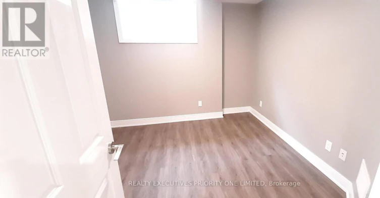 138 Day Avenue, Toronto, ON, M6E 3W3 - 5