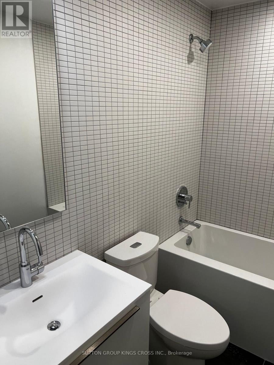 215-2720 Dundas Street W, Toronto, ON, M6P 1Y2 - 5
