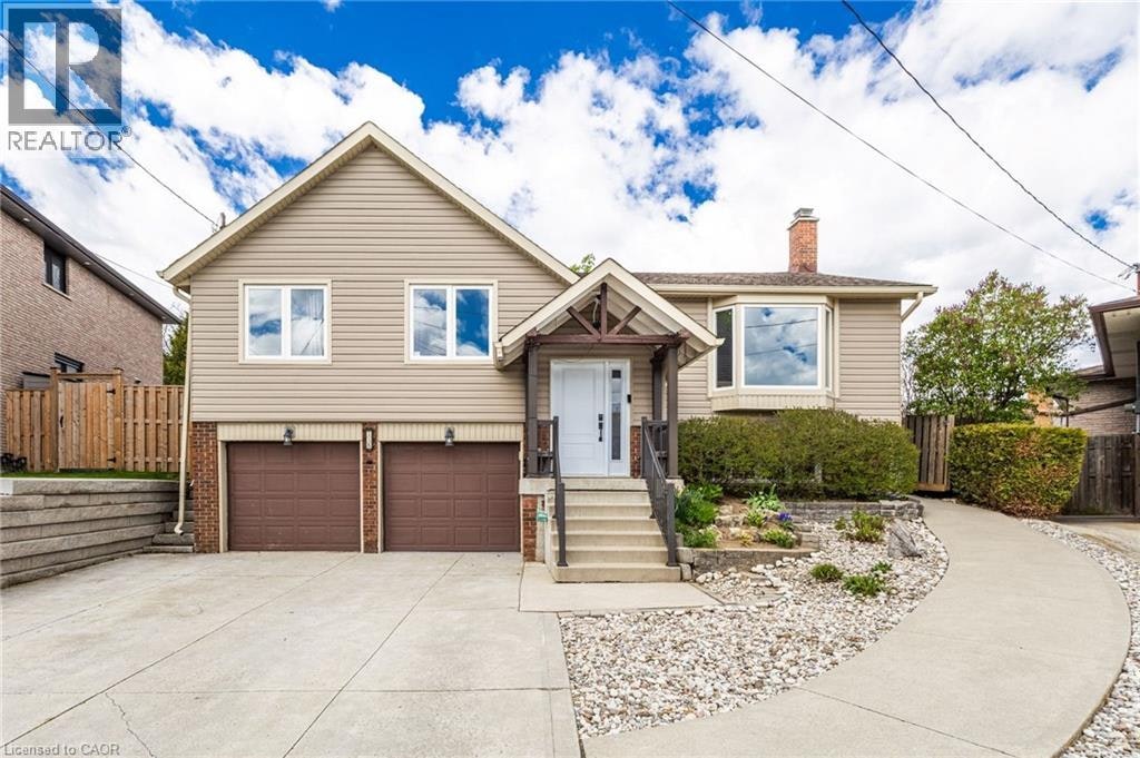 118 Napoli Drive, Hamilton, ON, L9C 6X2