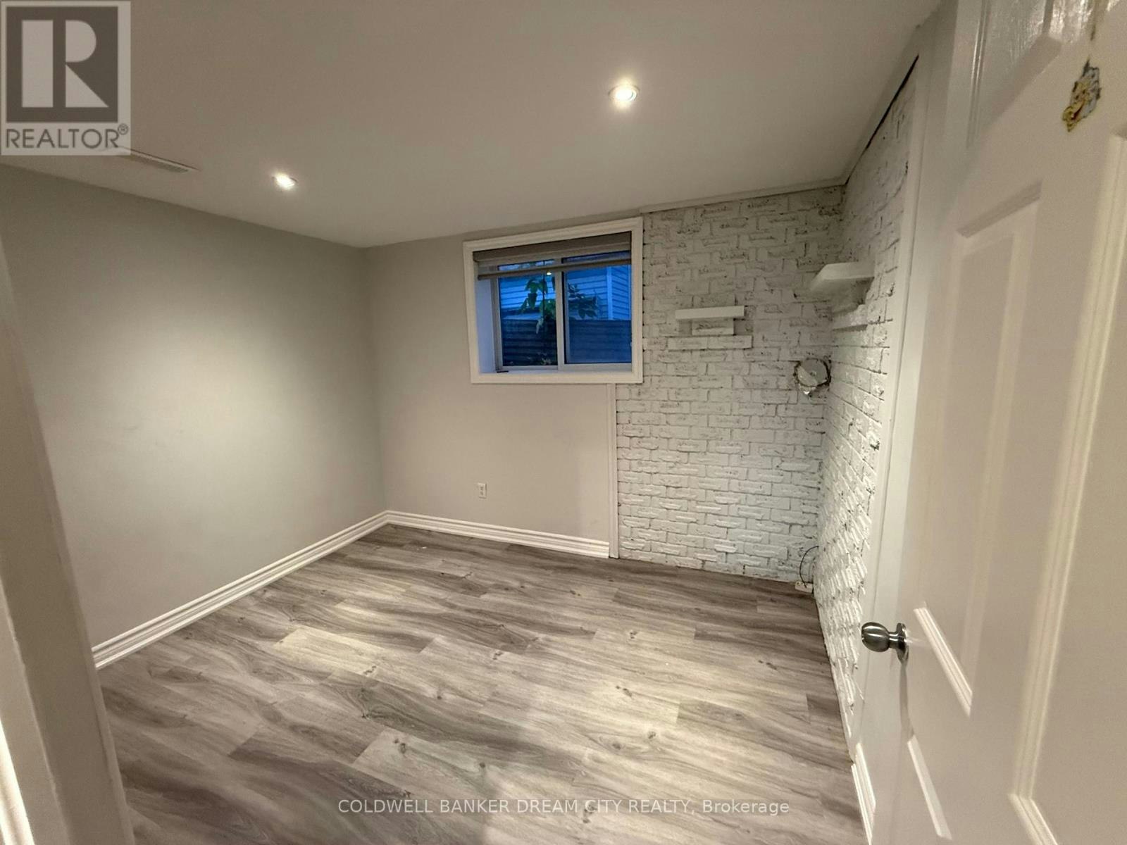 234 Erb Street, Waterloo, ON, N2J 1M8 - 13