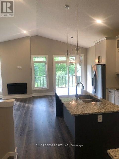 2-10 Mcpherson Court, Port Stanley, ON, N5P 0E6 - 5