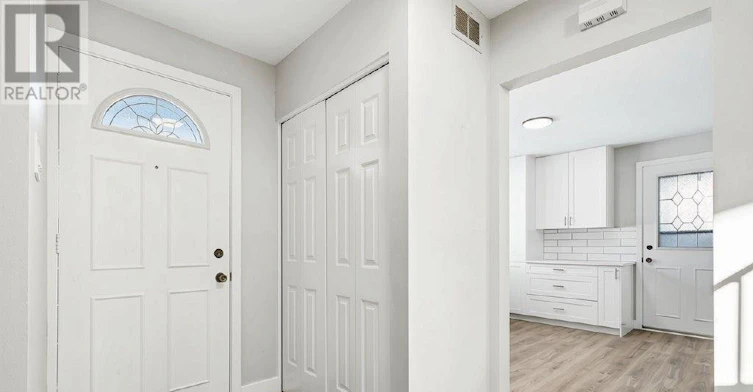 2158 Fillmore Crescent, Ottawa, ON, K1J 6A4 - 4