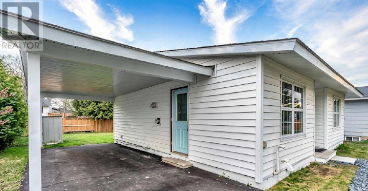 2158 Fillmore Crescent, Ottawa, ON, K1J 6A4 - 2